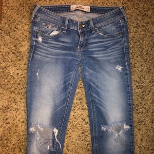 Distressed Hollister jeans 3L